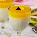 Çilek Soslu İrmik Tatlısı Tarifi ve Yapılışı